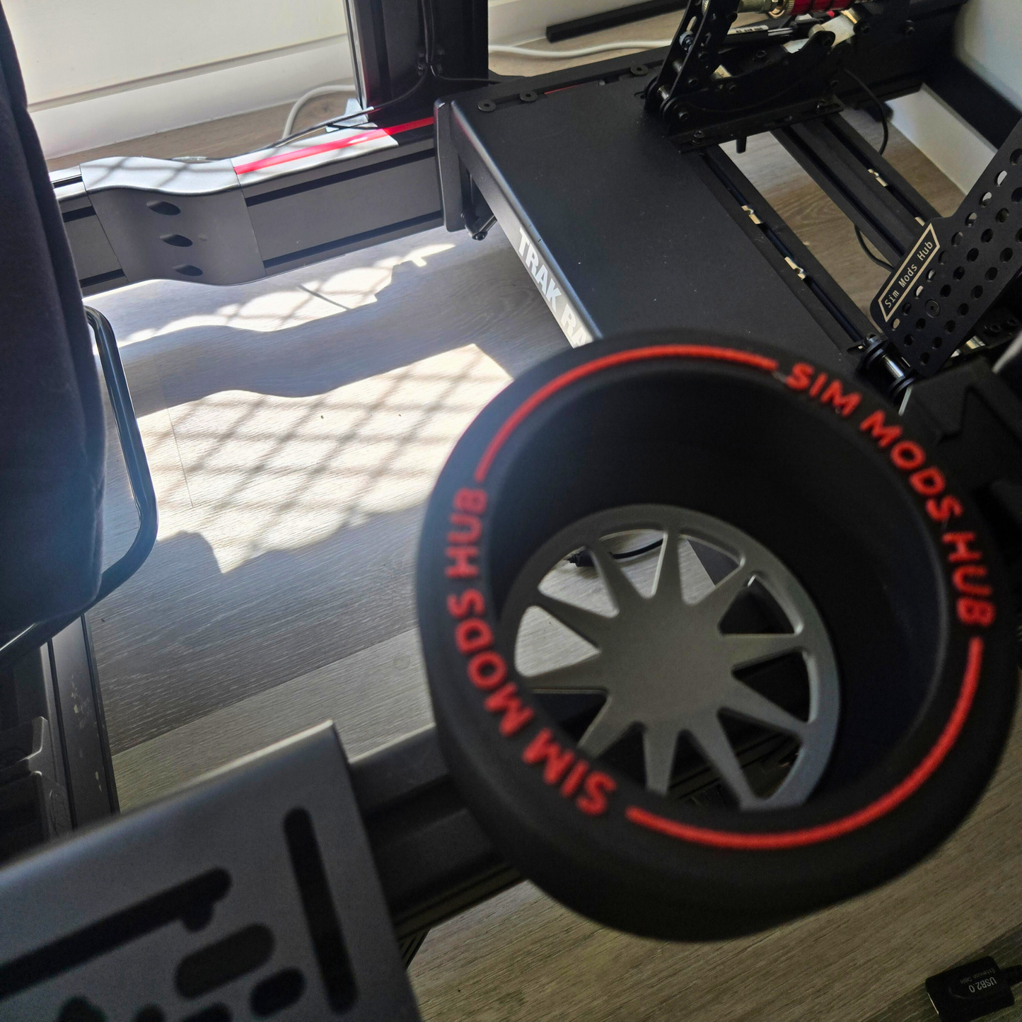 F1-Style Cup Holder for Sim Rigs – Aluminium Profile Mount